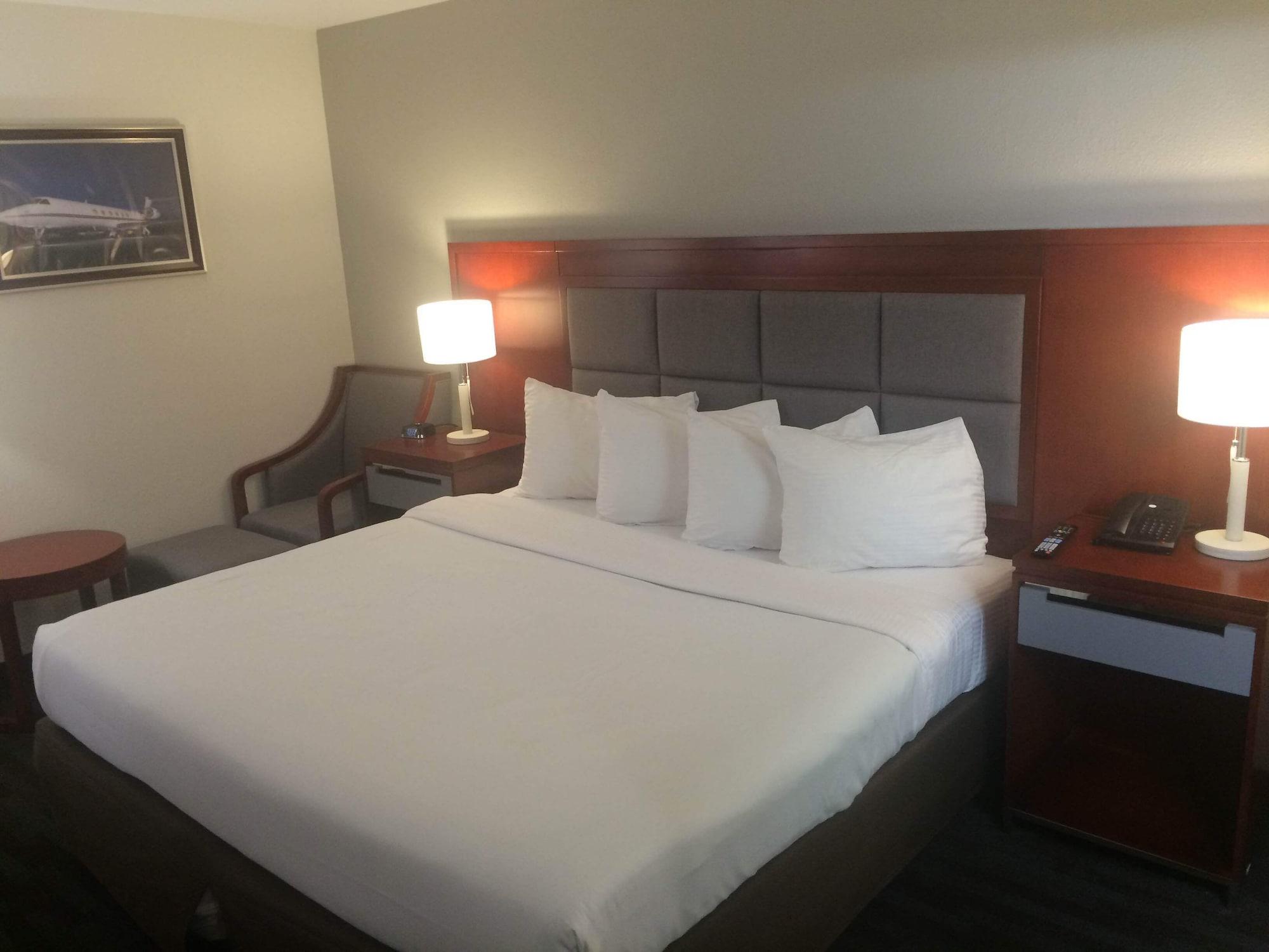 Ramada Plaza By Wyndham Chicago North Shore Wheeling Exteriér fotografie