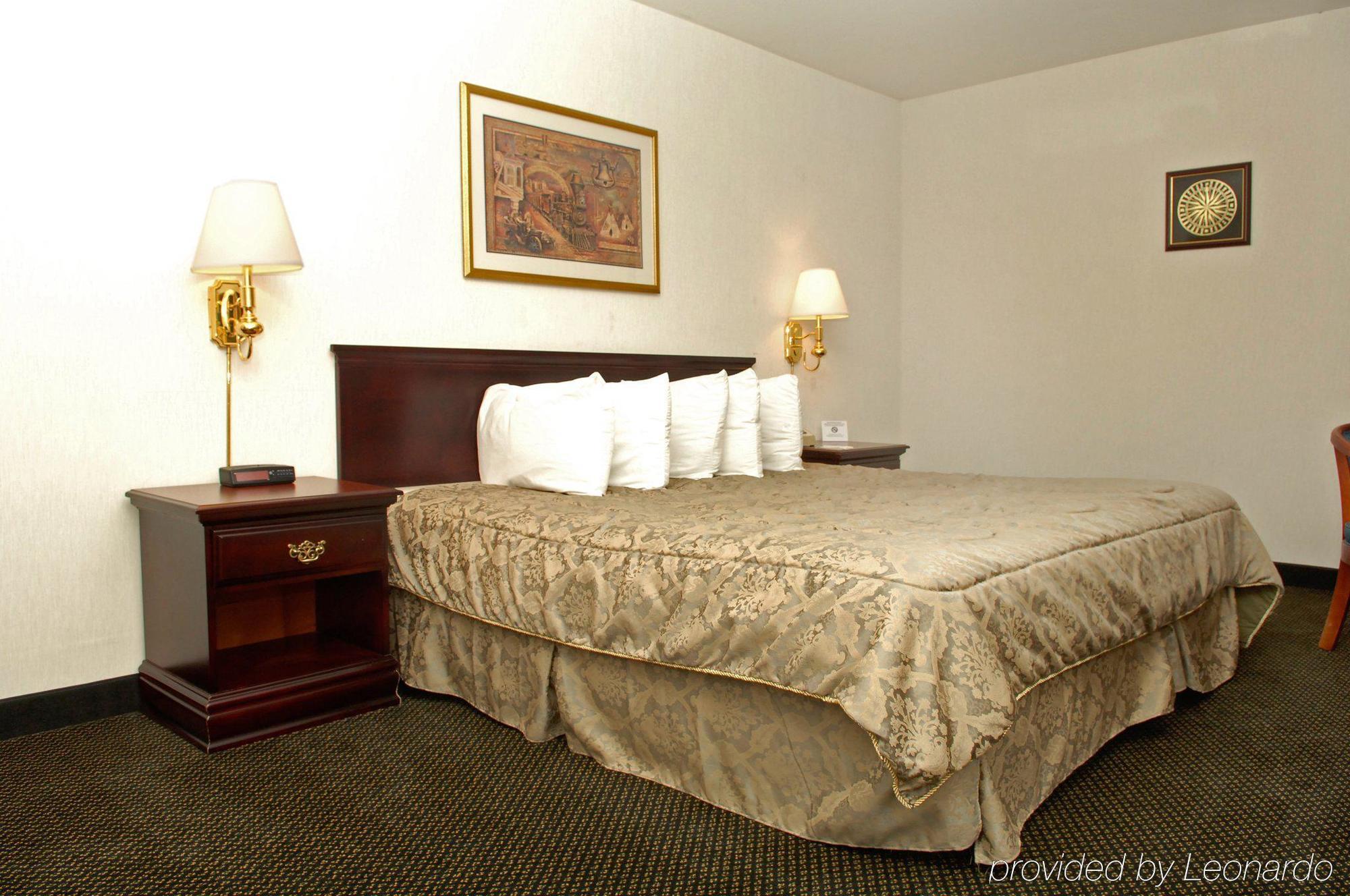 Ramada Plaza By Wyndham Chicago North Shore Wheeling Pokoj fotografie