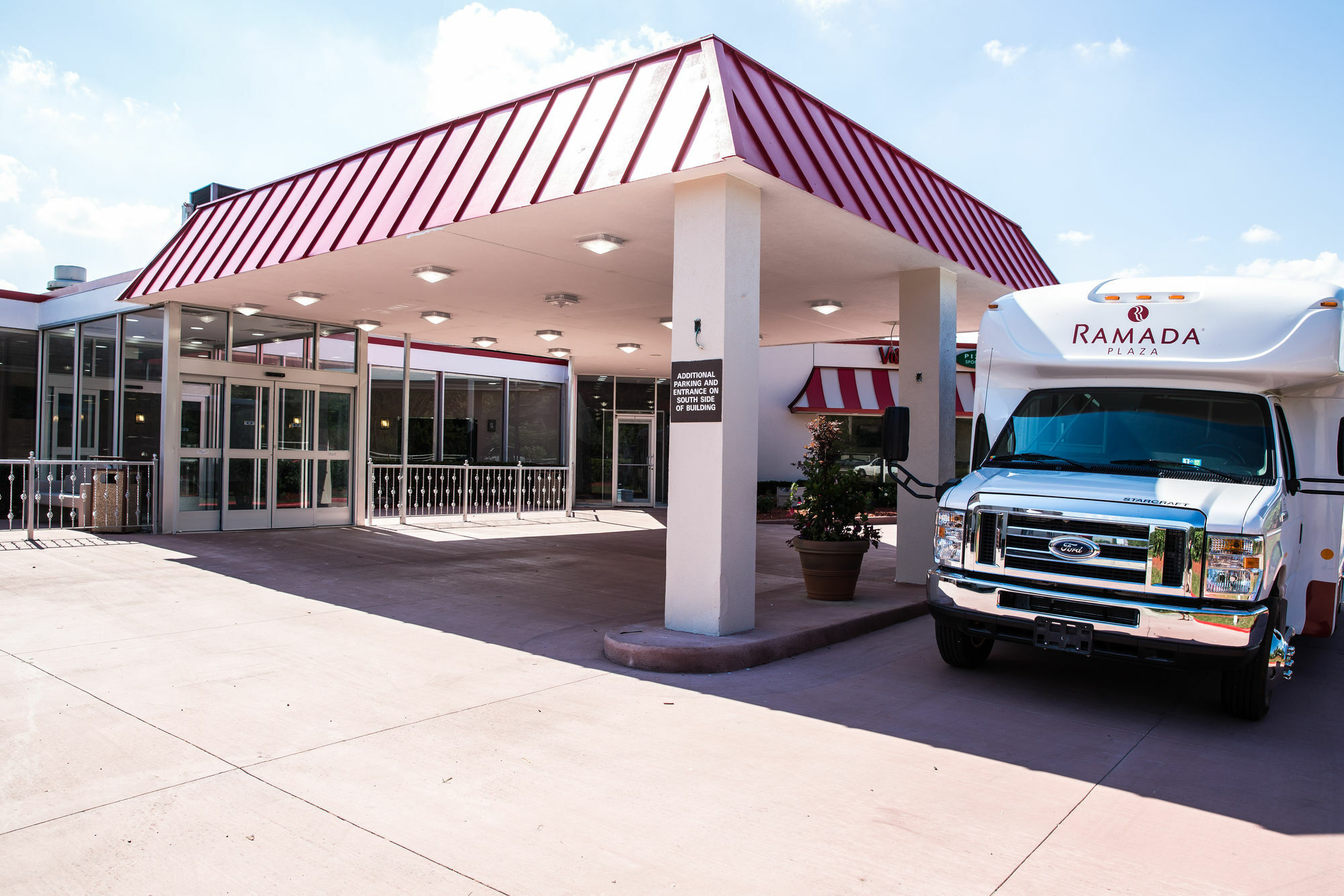 Ramada Plaza By Wyndham Chicago North Shore Wheeling Exteriér fotografie